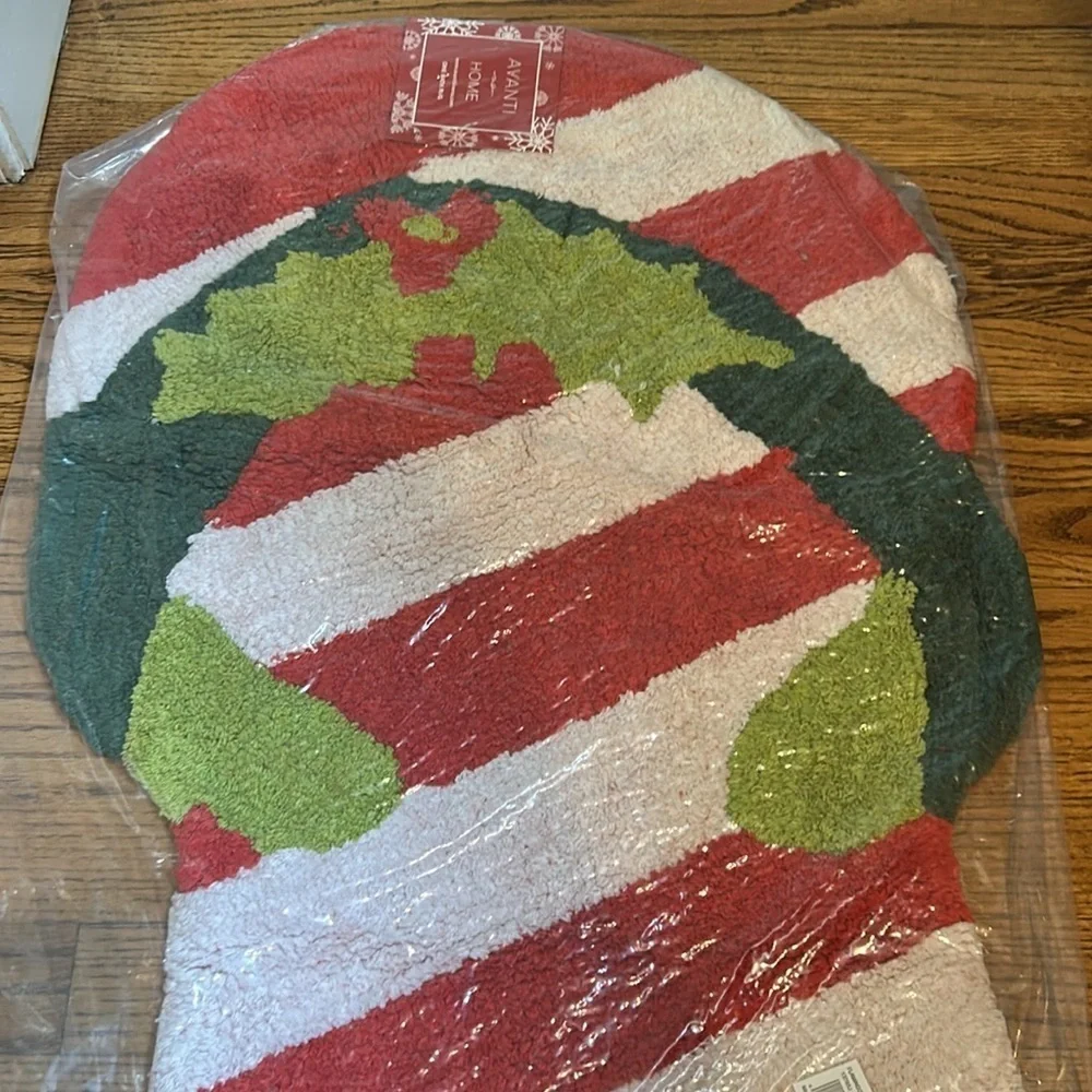 Avanti Flip Flop Festive Red White Stripe Holly Holiday Rug Bath Mat NEW!